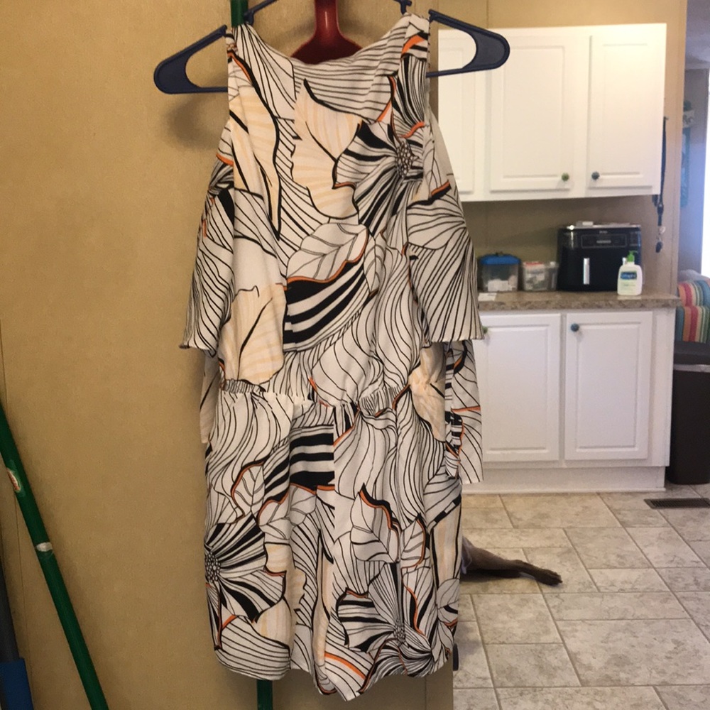 Adelyn Rae XS Romper - Picture 3 of 3